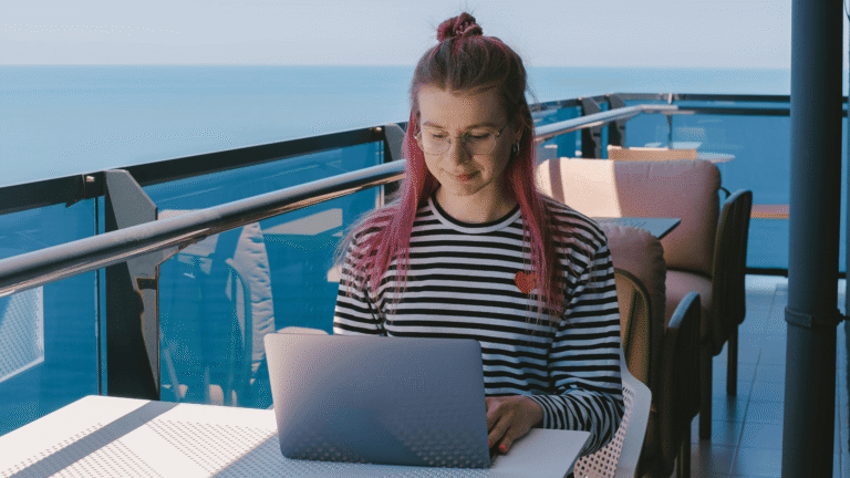10 Must-Have Apps for Digital Nomads in 2025